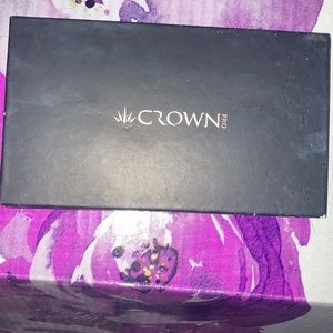 Crown Pro palette